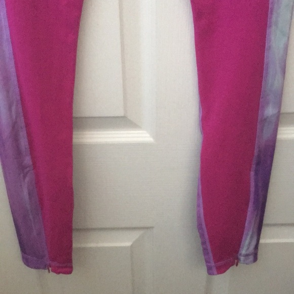 FINAL MARKDOWN Ladies’ Under Armour Fitted allseason gear Leggings (M) - Picture 11 of 11